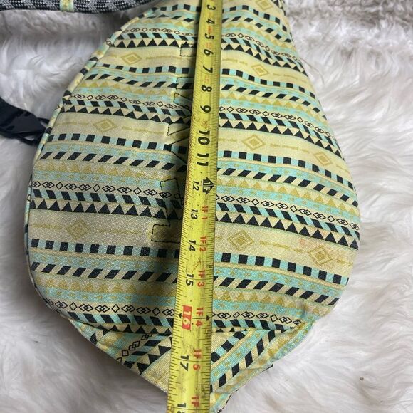 Kavu rope sling bag canvas yellow,green &black backpack. - Picture 6 of 9